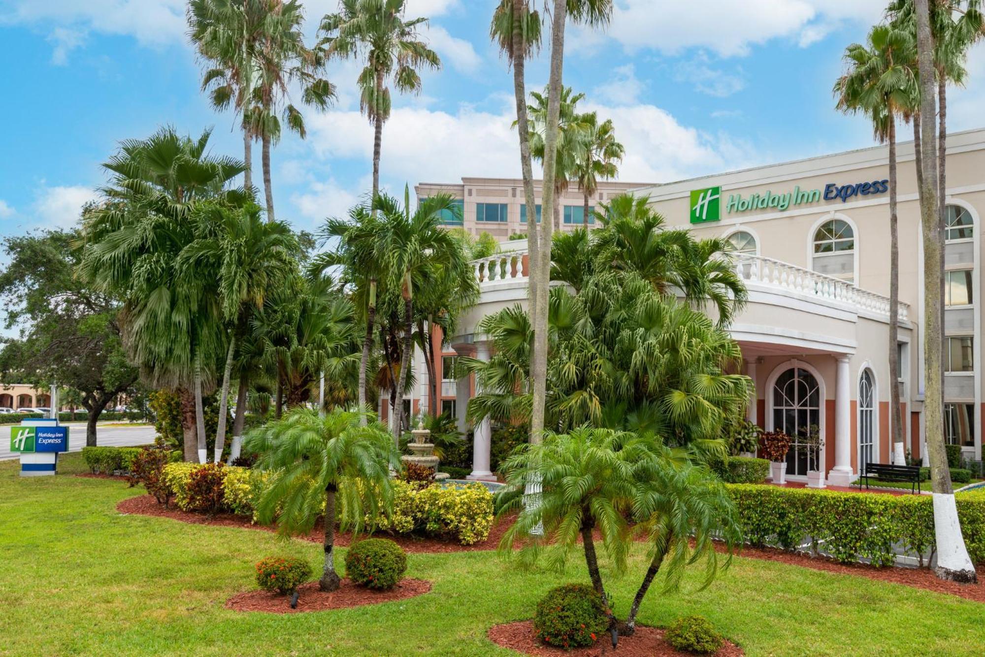 Holiday Inn Express Miami Airport Doral Area, An Ihg Hotel Zewnętrze zdjęcie